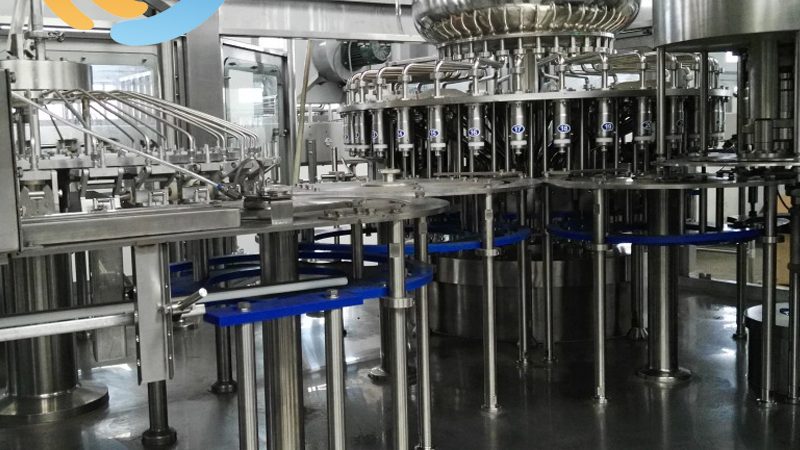 桶装水与瓶装水设备：差异解析与应用场景